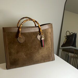 💚❤️GUCCI💚❤️XL Vintage Suede Diana Handbag with Bamboo Handles Tote Bag